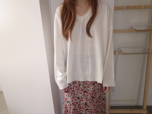 v simple knit top :  ivory  