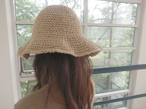 straw hat : light beige