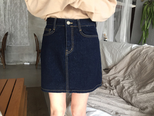 denim mini skirt : dark blue