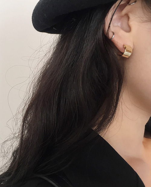 simple point earring