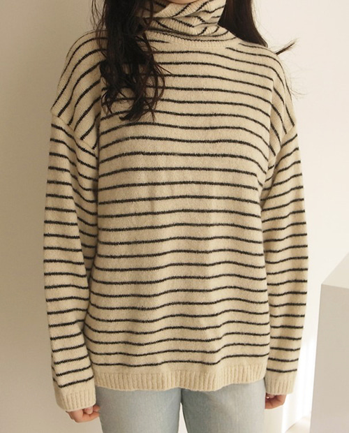 stripe turtleneck knit
