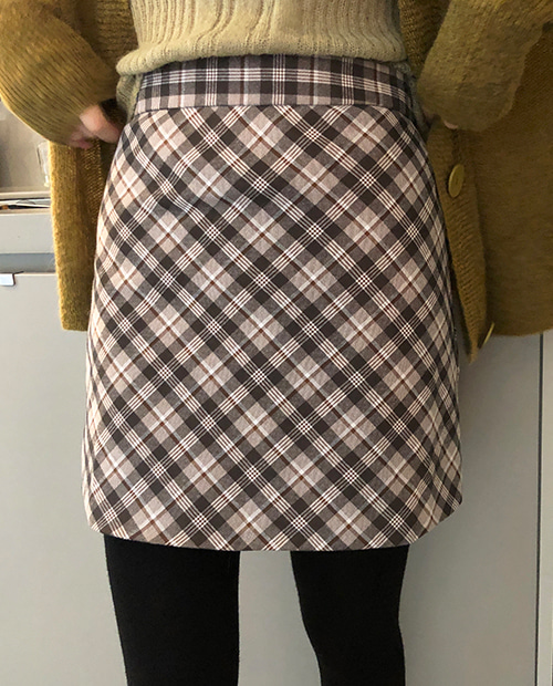 classic check skirt : brown