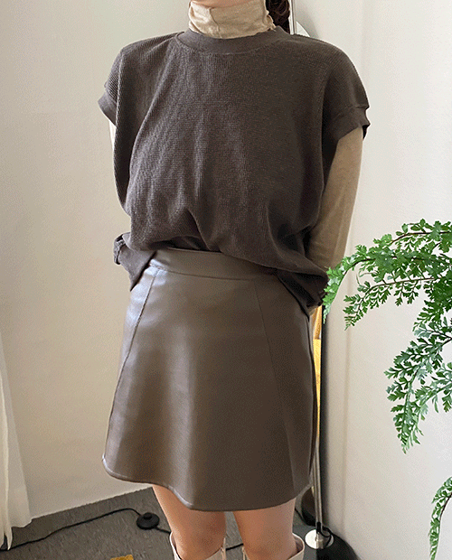 tani leather mini skirt : mocha