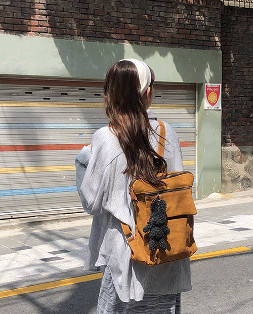 vintage backpack : mustard