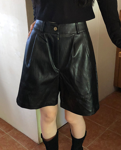 more leather shorts : black